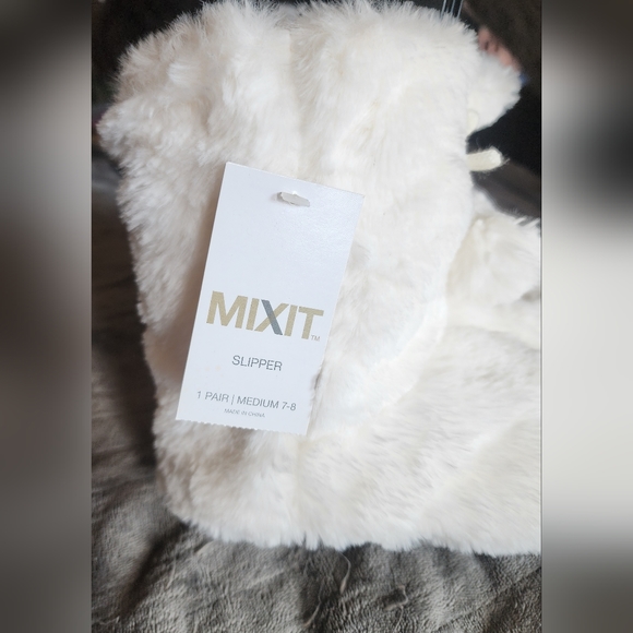 Slippers - Picture 2 of 2